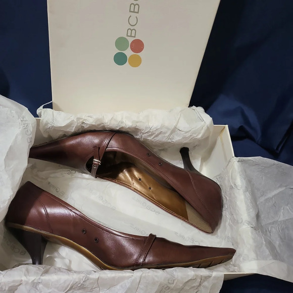 BCBGirls Vintage Amata‎ Chocolate Brown Buckle Pointed Leather Preppy Heels 9.5 - Picture 11 of 12